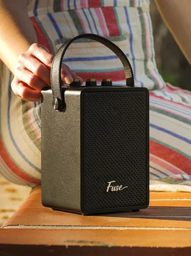 Vista 2 de Fuse Andle - Altavoz Bluetooth retro vintage con mango de cuero vegano, altavoz portátil con conexión para teléfono inteligente, entrada USB y AUX
