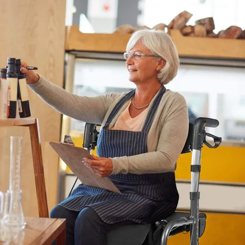 Vista 2 de GOPLUS Andadores con ruedas 2 en 1 para personas mayores, andador plegable con asiento, rueda de 8 pulgadas, combinación de andador médico y silla