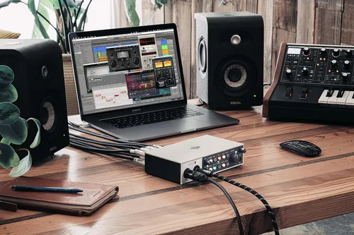 Vista 7 de Universal Audio Interfaz de audio de estudio de grabación USB Volt 4