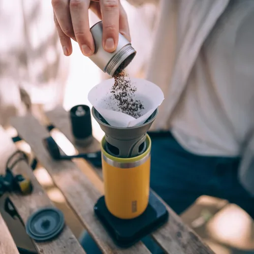 Vista 2 de WACACO Cuppamoka & Octaroma Travel Coffee Bundle - Máquina portátil para verter con taza aislada al vacío