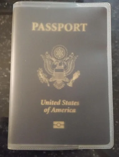 Vista 4 de Funda transparente esmerilada para pasaporte, organizador de tarjetas de identificación, protector de viaje (1 transparente + 1 esmerilado)