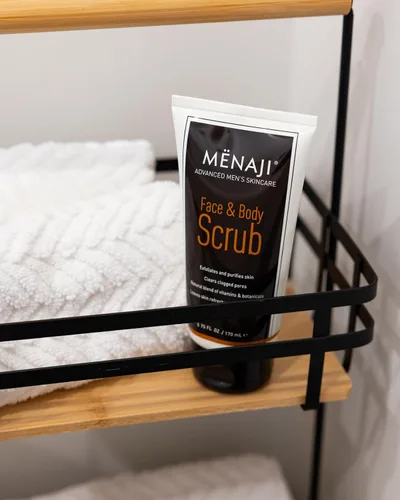 Vista 4 de Mënaji - Exfoliante facial y corporal, 5.75 onzas líquidas, exfoliante facial para hombre, exfolia, limpia y renueva la piel, fórmula natural