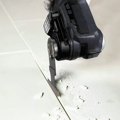 Vista 2 de MAKITA XMT04ZB 18V LXT® Multiherramienta inalámbrica de iones de litio subcompacta sin escobillas StarlockMax®, solo herramienta Solo herramienta