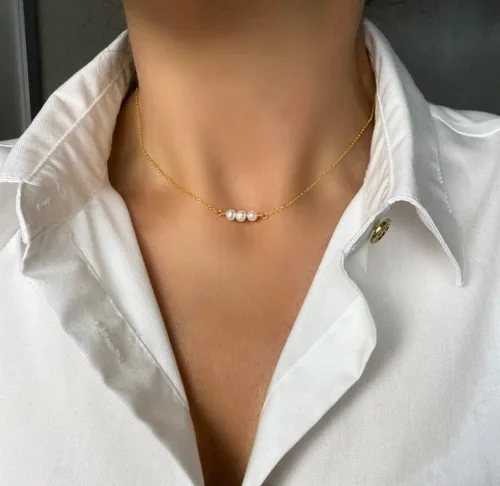 Vista 8 de BERISO Delicados collares de perlas para mujer, plata brillante, chapada en oro de 14 quilates, gargantilla de perlas con clip, cadena de caja
