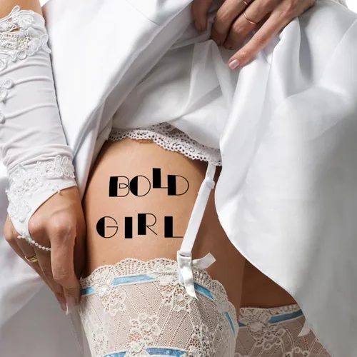 Vista 3 de 6 hojas de tatuajes temporales para nudillos – Tatuajes falsos de letras y números para adultos y niños, perfectos para dedos, brazos, cuerpo y cara