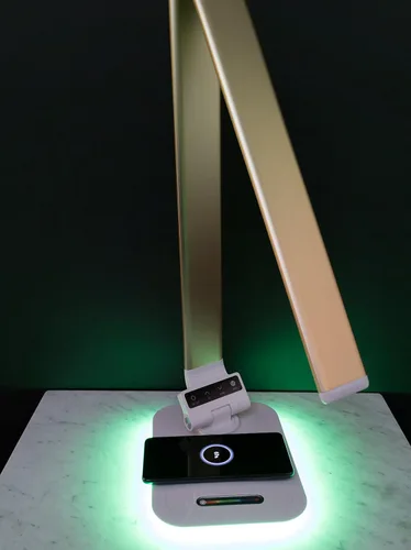 Vista 4 de Lámpara de escritorio con luz de acento RGB, cargador inalámbrico, puerto USB, controles de luz regulables (oro rosa)