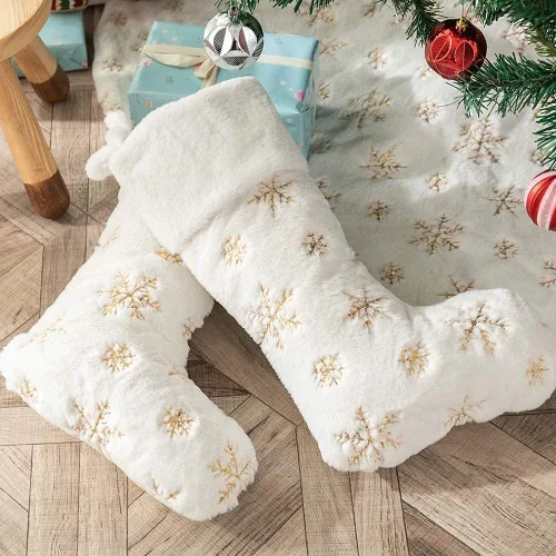 Vista 16 de 1 paquete de medias de Navidad personalizadas con nombres, 22 pulgadas, bordado personalizado, de piel sintética, negro y azul, con copos de nieve