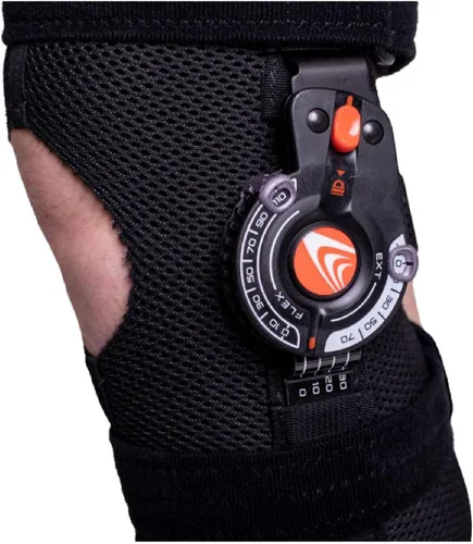 Vista 3 de Breg Rodillera Recover, larga, malla de aire, espalda abierta, envolvente (XS) Long airmesh hinged knee support that eases LCL, knee sprain