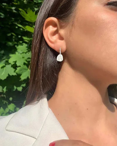 Vista 2 de Pendientes de plata de ley 925 AAAA blanco cultivado de agua dulce barroca de 1.0in (tamaños a elegir)