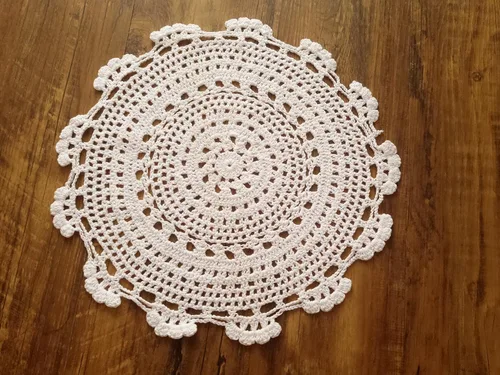 Vista 2 de Laivigo Manteles individuales redondos de encaje de algodón hecho a mano, 2 unidades, 6 pulgadas, beige