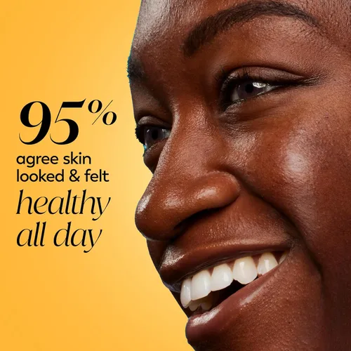 Vista 6 de Olay Hidratante facial con vitamina C, crema iluminadora para mujeres, hidratación instantánea, unifica el tono, reducción de manchas oscuras