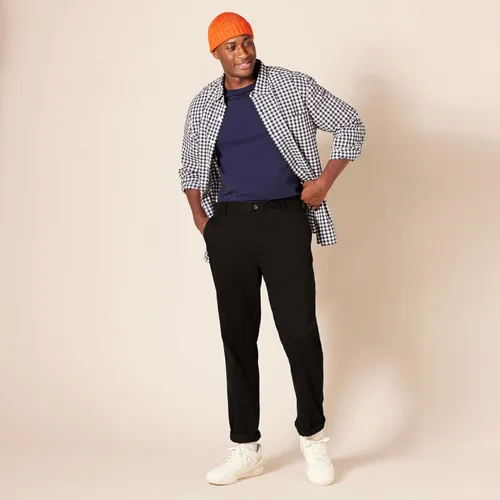 Vista 8 de Tienda Essentials Pantalón chino ajustado resistente a las arrugas, sin pinzas, para hombre