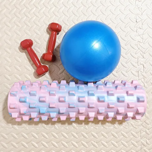 Vista 7 de Mini pelota de ejercicio de 9 pulgadas - Pelota de yoga y pilates portátil con superficie antideslizante para entrenamiento central, fitness - Uso