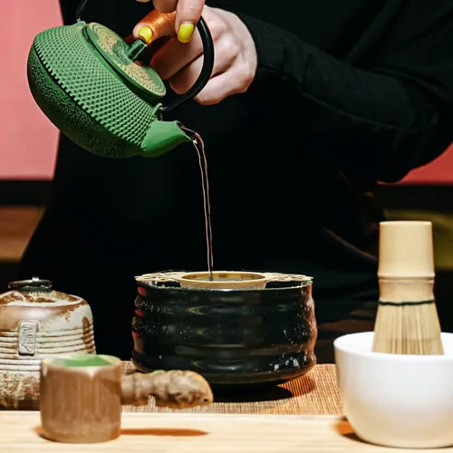 Vista 5 de Bonsicoky Paquete de 2 cuencos coladores de té, filtro de té de hojas sueltas de acero inoxidable para boca de taza de 2.5 a 4 pulgadas, dorado