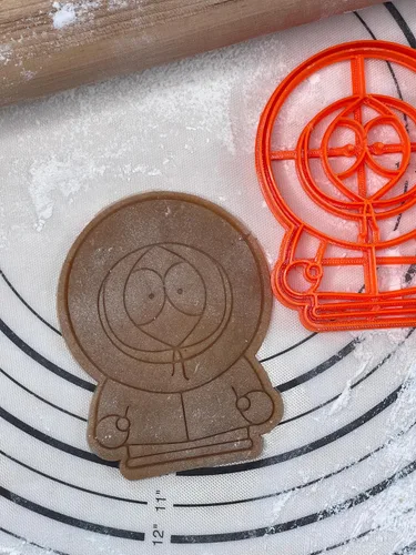 Vista 5 de Kenny McCormick Cortador de galletas y molde de 4 pulgadas a escala producido por 3D Kitchen Art