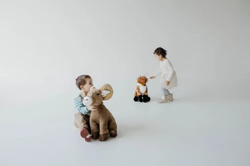 Vista 3 de The Petting Zoo Peluche de zorro rojo, regalos para niños, animales salvajes de la vida silvestre, juguete de peluche jumbo de zorro de 20 pulgadas