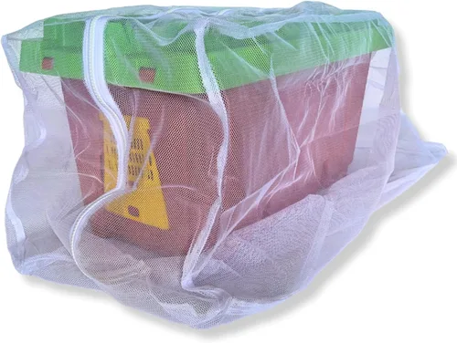 Vista 11 de La bolsa de malla diseñada para que los apicultores muevan las abejas de forma segura con malla de alta resistencia, cremallera YKK y costuras