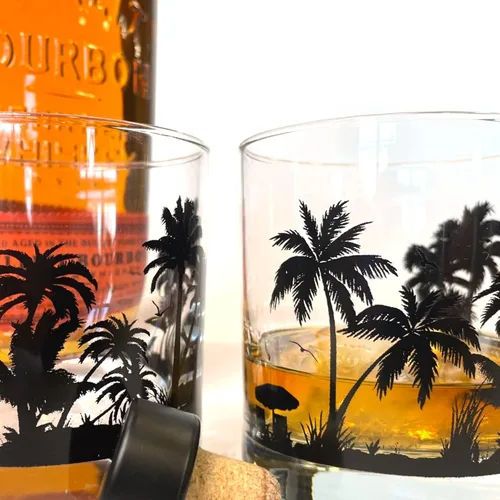 Vista 3 de Juego de vasos de whisky de paisaje de playa Black Lantern Juego de 2 vasos estilo antiguo de 11 oz Vasos de cóctel con base pesada en caja
