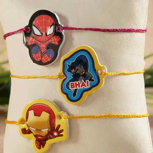 Vista 6 de Juego de 3 superhéroes Rakhi para hermano pequeño y hermana Rakhi de lujo para pequeño Bhai Bro Rakhi hilo RNJ0042, Algodón, No es una piedra
