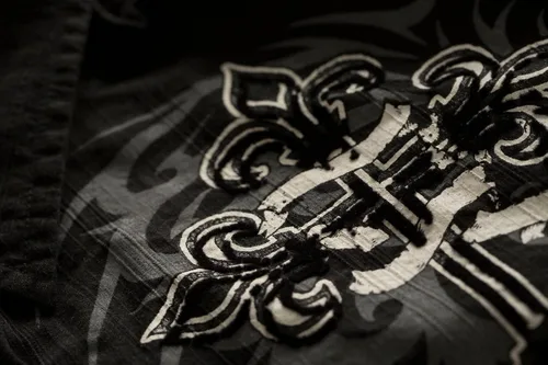 Vista 8 de Xtreme Couture Affliction - Camisa con botones para hombre, diseño de Kings Fall