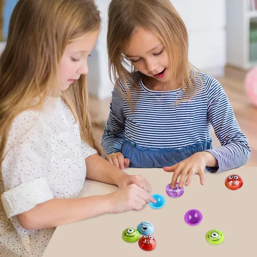 Vista 5 de ArtCreativity Monster Poppers, juego de 12, juguetes de media bola emergentes en varios colores y diseños, juguetes retro de los años 90 de la vieja