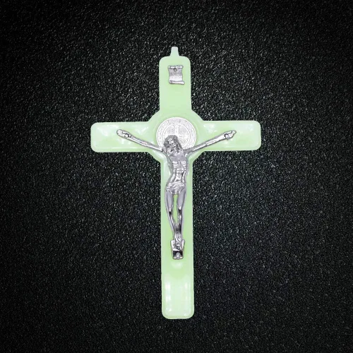 Vista 2 de Guaber Crucifijo de Cristo Jesús Crucifijo que brilla en la oscuridad, adorno luminoso religioso para pared, regalo