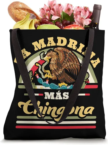 Vista 4 de La Madrina Mas Chingona - Bolsa de mano divertida con la bandera mexicana
