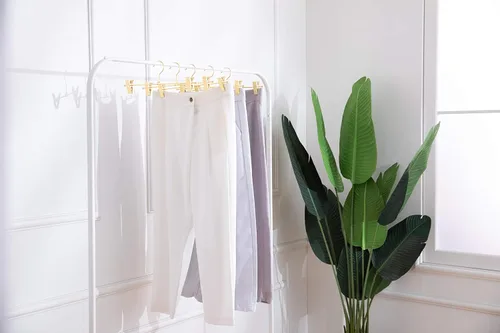 Vista 6 de Paquete de 20 perchas de metal resistente de 13 pulgadas, colgador de pantalones, colgador de falda con clips ajustables, paquete de 20
