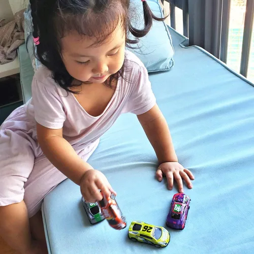 Vista 6 de Coches de carreras de tracción hacia atrás, vehículos de carreras de metal de 3 pulgadas, juguetes de fricción de metal para niños pequeños, juego