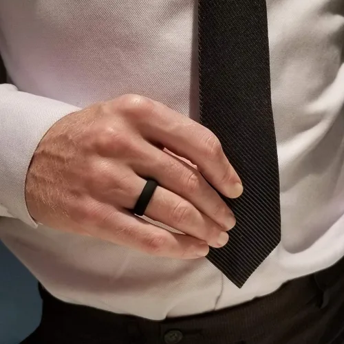Vista 3 de Knot Theory Anillos de boda de silicona transpirable para hombres y mujeres Anillos de boda de goma de goma para él y ella Regalo de aniversario