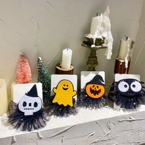 Vista 4 de Paquete de 4 horquillas para el cabello de Halloween, calabaza, fantasma, araña, calavera, pinzas para el cabello para niños y niñas, accesorios