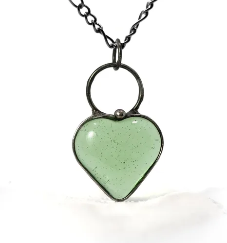 Vista 15 de Handmade Glass Chunky Heart Necklace