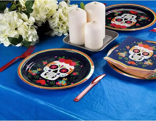 Vista 4 de Juvale Mantel rectangular color azul, 54 x 108 pulgadas, paquete de 3, mantel desechable y mantel de plástico para fiestas, fácil limpieza