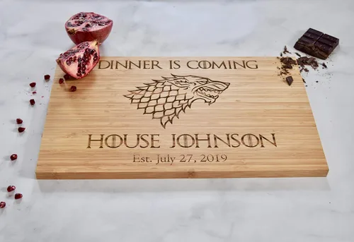 Vista 3 de Dinner Is Coming - GOT - Custom Engraved Cutting Board - Personalized - Wedding - Engagement - Gift - Anniversary