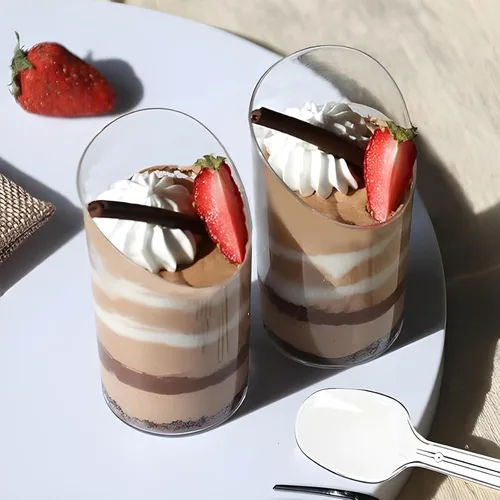 Vista 4 de Paquete de 100 mini tazas de postre de 2.7 onzas con cucharas, tazas pequeñas de plástico para postre de parfait transparente, tazas redondas