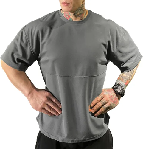 Vista 2 de maytopia Camiseta de entrenamiento de gimnasio para hombre, camisas musculares de secado rápido, ajuste holgado, camiseta atlética de manga corta