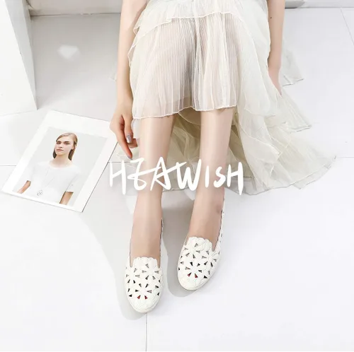 Vista 2 de HEAWISH - Zapatos planos estilo ballet para mujer, con diseño floral, piel sintética, puntera redonda, calzado elegante, color negro y beige