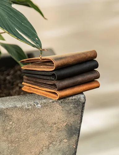 Vista 41 de Handcrafted Genuine Leather Wallets, Minimalist Cardholders, and Passport Covers, Handmade Gift