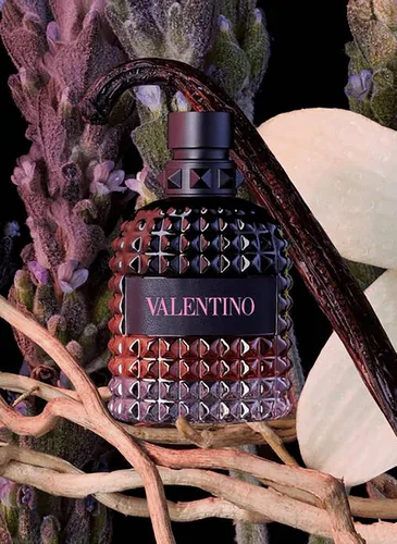 Vista 2 de Uomo Born In Roma Intense por Valentino para hombre - 3.4 oz EDP Spray