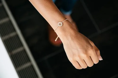 Vista 5 de Rosa Vila Compass Bracelet - Direction of Life & Id Be Lost Without You, Compass Jewelry, Woman's Friendship Bracelets for Best Friends
