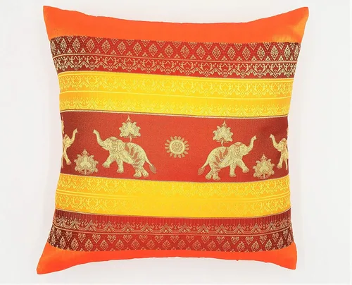 Vista 4 de Fundas de almohada decorativas hechas de seda tailandesa. Bordadas con estampado floral y pequeñas, fundas de almohada de elefantes reales (negro)