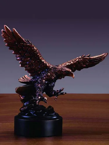 Vista 2 de Estatua de águila americana voladora con acabado de bronce - Escultura