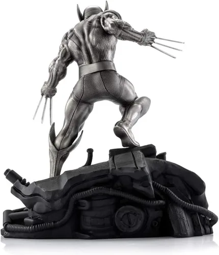 Vista 3 de Royal Selangor Estatua victoriosa de Wolverine de edición limitada de peltre de la colección Marvel acabada a mano