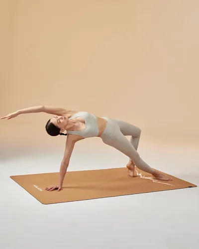 Vista 7 de YOTTOY Esterilla de Yoga, Esterilla de Yoga Caliente Antideslizante con Diseño Anti-desgarro y Goma Natural Ecológica con Correa y Bolsa