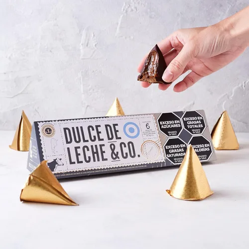 Vista 2 de Dulce de Leche & CO. Galletas Conitos Chocolate Oscuro y Dulce de Leche de Argentina, caja con 6