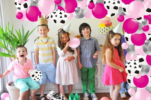Vista 2 de Kit de arco de guirnalda de globos con estampado de vaca, 125 globos plateados metálicos rosa rosa claro para vaquera occidental, cumpleaños, boda