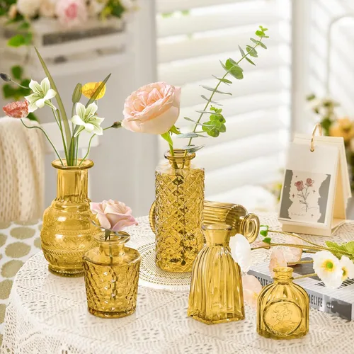Vista 3 de KOIUEYW Juego de 24 jarrones de vidrio ámbar dorado, jarrones pequeños vintage para flores, estilo mini de cristal transparente a granel, pequeños