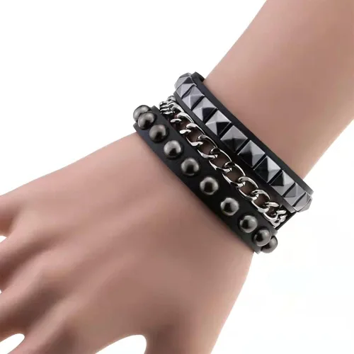 Vista 5 de Pulsera punk para hombres y mujeres, pulsera de cuero gótica con tachuelas de metal