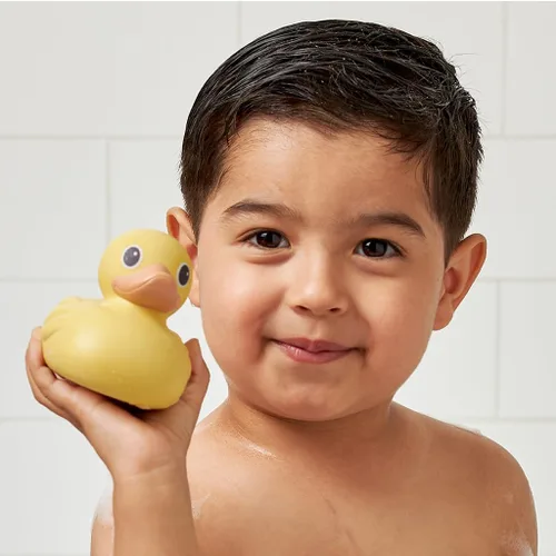 Vista 8 de Itzy Ritzy Ducky Family - Juego de juguetes flotantes de baño de 3 piezas con diseño hermético; patos suaves y exprimibles diseñados para edades