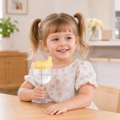 Vista 6 de Goaste Paquete de 4 vasos para beber vino para bebé, copas de plástico estilo copa con tapas, tazas de bebidas para niños de 6.7 onzas para jugo